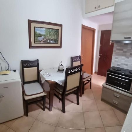 בראט Romeo'S Guest House מראה חיצוני תמונה