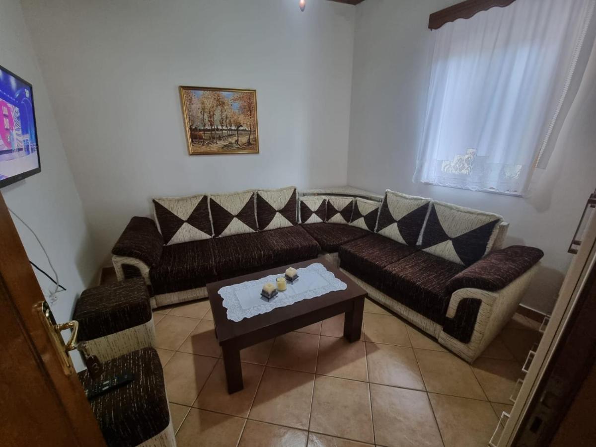 בראט Romeo'S Guest House מראה חיצוני תמונה