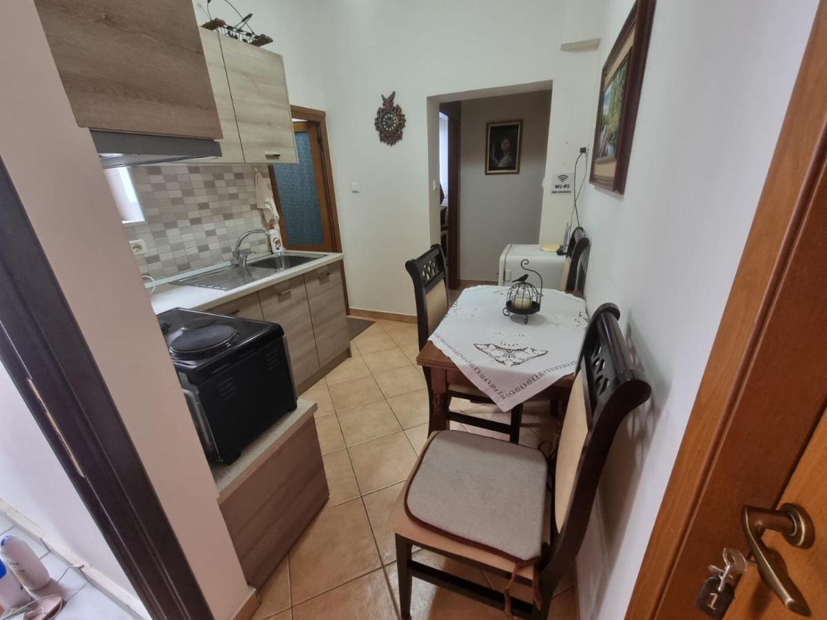 בראט Romeo'S Guest House מראה חיצוני תמונה